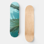 Palme über dem Wasser Skateboard (Vorderseite)