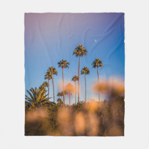 Palme unter blauem Himmel Fleecedecke