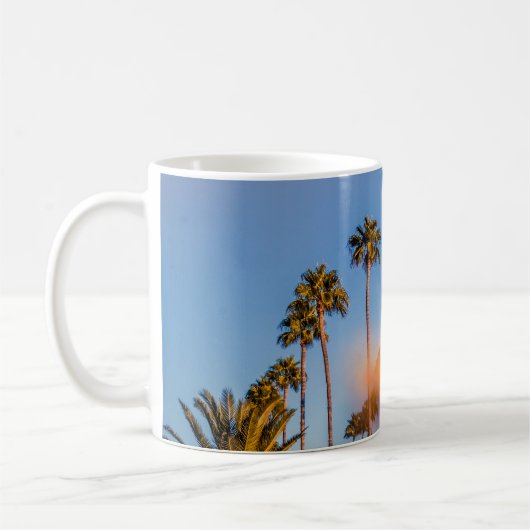 Palme unter blauem Himmel Kaffeetasse (Links)