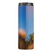Palme unter blauem Himmel Thermosbecher (Rückseite)