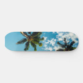 Palmen am blauen Himmel Skateboard (Horizontal)