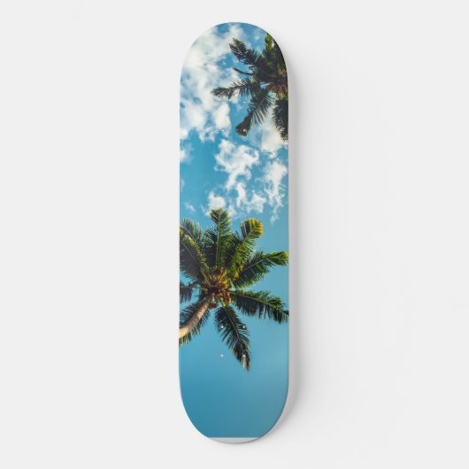 Palmen am blauen Himmel Skateboard (Vorderseite)