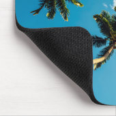 Palmen auf blauem Himmel Skateboard Mousepad (Ecke)