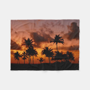 Palmen bei Sonnenuntergang - rot Fleecedecke