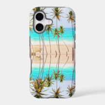 Palmen des tropischen Strandes mit Reflektion