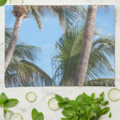 Palmen gegen den blauen Himmel Handtuch (Gefaltet)