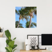 Palmen gegen den blauen Himmel Poster (Heimbüro)