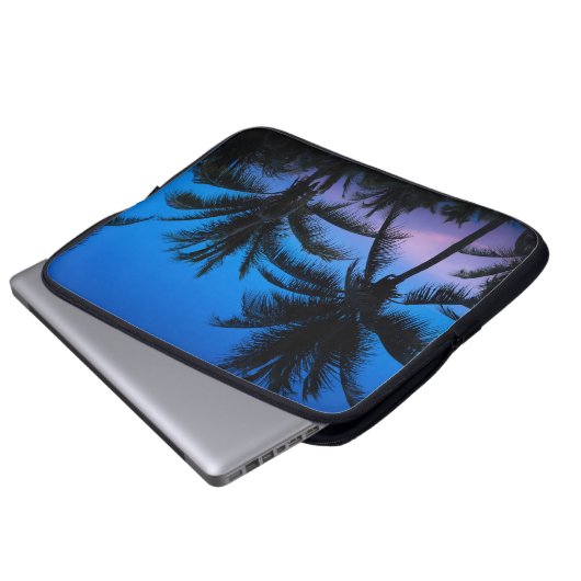 Palmen in der Abenddämmerung Laptopschutzhülle (Vorne Knopf)