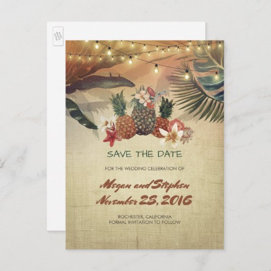 Palmen und Ananas Rustikaler Strand Save the Date Ankündigungspostkarte (Vorne/Hinten)