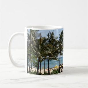 Palmen und Strand auf einer Tasse