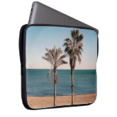 Palmenbaum am Strand am Morgen Laptopschutzhülle (Vorne Rechts)