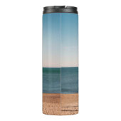 Palmenbaum am Strand am Morgen Thermosbecher (Rückseite)
