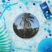 Palmenbaum unter einem klaren Himmel versetzen Pappteller (Party)