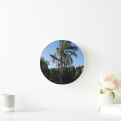 Palmenbaum unter einem klaren Himmel versetzen Runde Wanduhr (Zuhause)
