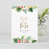 Palmenblatt und Goldschrift mit Blütenblättern Save The Date (Stehend Vorderseite)