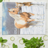 Palomino Pinto Paint Quarter Pferde im Schnee Geschirrtuch (Gefaltet)