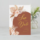 Pampas Grass Arch Terracotta Boho Foto Wedding Sa Folieneinladung (Stehend vorne)