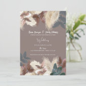 Pampas Grass & Blätter Bohemische Hochzeit Einladung (Stehend Vorderseite)