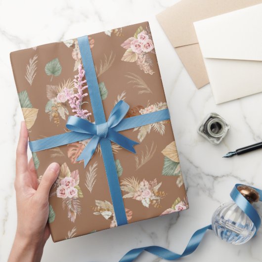 Pampas Grass & Blume auf Braun Geschenkpapier (Schenken)
