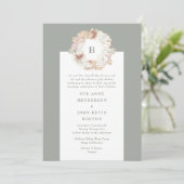 Pampas Wreath Moss Green Monogram Wedding Einladung (Stehend Vorderseite)