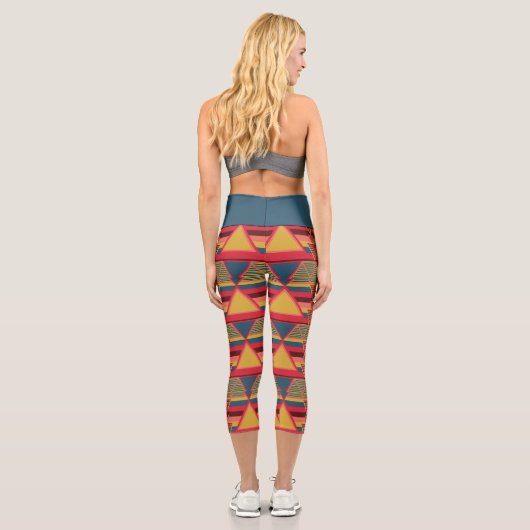 Pan African Colorful Triangle Pattern Capri Leggings (Rückseite)