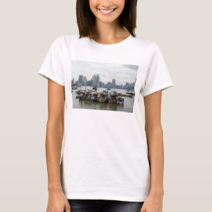 Panama-Stadt Skyline mit Fischerbooten T-Shirt