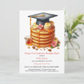 Pancake Graduation Breakfast Celebration Einladung (Stehend Vorderseite)