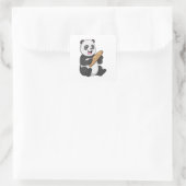 Panda als Baker mit Brot Quadratischer Aufkleber (Tasche)