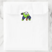 Panda als Fußballspieler mit Fußball Quadratischer Aufkleber (Tasche)