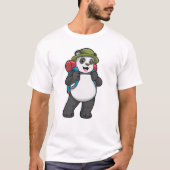Panda als Hiker mit Rucksack T-Shirt (Vorderseite)