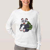 Panda als Hiker mit Rucksack T-Shirt (Vorderseite)