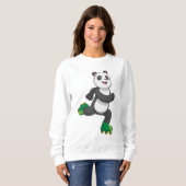 Panda als Inline-Skater mit Roller-Skaten Sweatshirt (Vorne ganz)