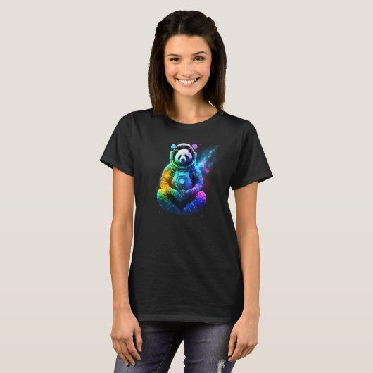 Panda Astronaut im Weltraum Kosmisches farbiges Ti T-Shirt (Vorne ganz)