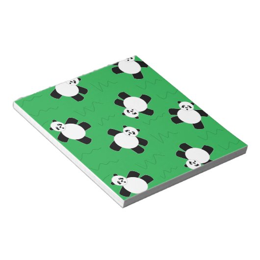 Panda-Bär auf Gras Notizblock (angewinkelt)