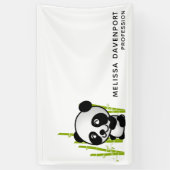 Panda Bär in seinem kleinen Bambushain Banner (Vertikal)