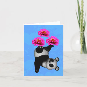 Panda-Bär jongliert rosa Zinnien Notiz Karte