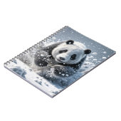 Panda-Bär läuft im Schnee Notizblock (Linke Seite)