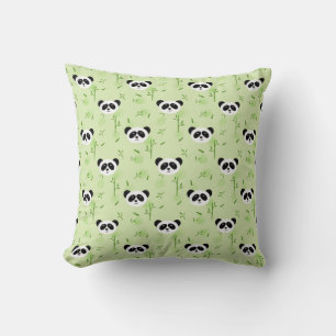 Panda Bär mit Bambus Kissen