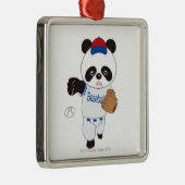 Panda-Baseball-Spieler, der einen Baseball wirft Ornament Aus Metall (Rechts)
