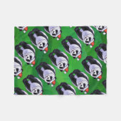 Panda Bear in Weihnachtsmannmütze auf Green Fleecedecke (Vorderseite (Horizontal))