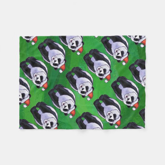 Panda Bear in Weihnachtsmannmütze auf Green Fleecedecke (Vorderseite (Horizontal))
