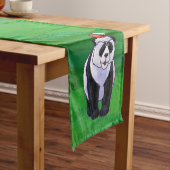 Panda Bear in Weihnachtsmannmütze auf Green Kurzer Tischläufer (Beispiel)