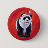 Panda Bear in Weihnachtsmannmütze auf Rot Button (Vorderseite)