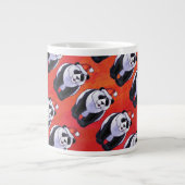 Panda Bear in Weihnachtsmannmütze auf Rot Jumbo-Tasse (Vorderseite)