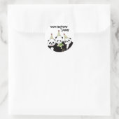 Panda Bear Party von Kindred Design Runder Aufkleber (Tasche)