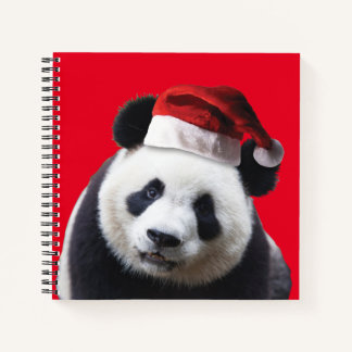 Panda Bear trägt einen Santa Claus-Hut Notizblock