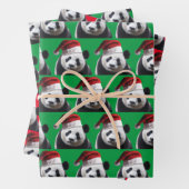 Panda Bear trägt zu Weihnachten einen Weihnachtshu Geschenkpapier Set (Beispiel)