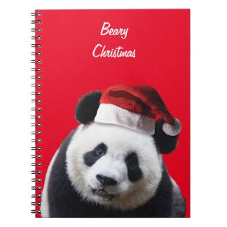 Panda Bear trägt zu Weihnachten einen Weihnachtshu Notizblock
