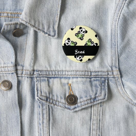 Panda bear with green bamboo leaves button (Beispiel)