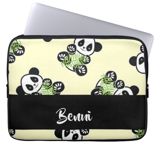 Panda bear with green bamboo leaves laptopschutzhülle (Vorderseite)